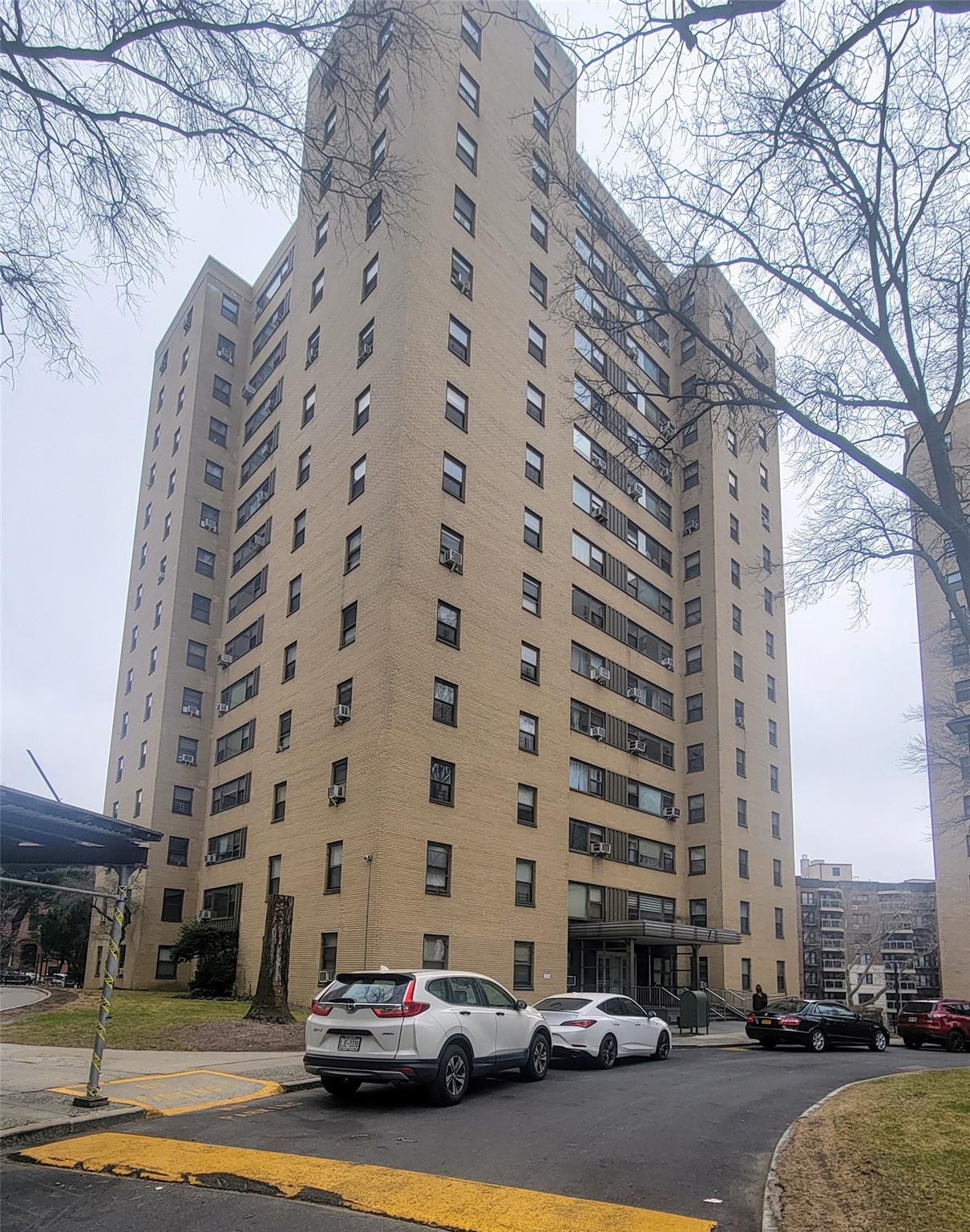 Property for Sale at E Fordham Hill Oval 16C, Bronx, New York - Bedrooms: 2 
Bathrooms: 2 
Rooms: 4  - $266,500