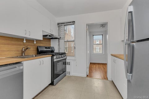 Photo of 67-07 Yellowstone Boulevard #5F, Forest Hills, NY 11375 (MLS # 1051402)