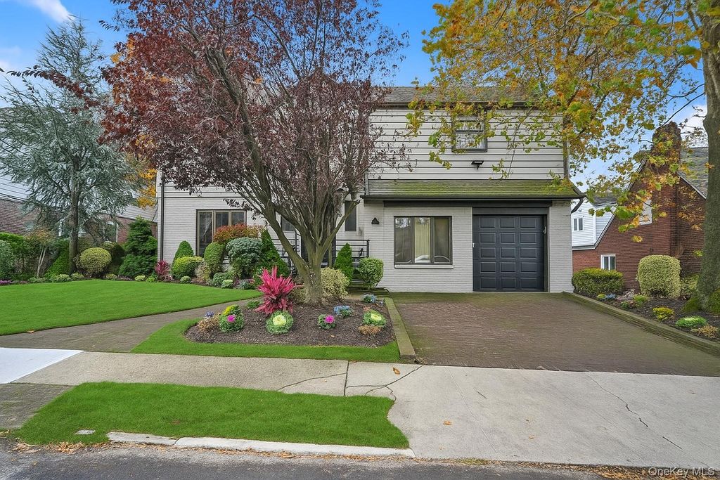 Photo of 135-34 78th Drive, Kew Garden Hills, NY 11367 (MLS # 935377)