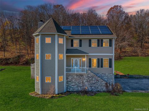 Homes For Sale - 237 Lattintown Road<br/> Marlboro, NY 12542