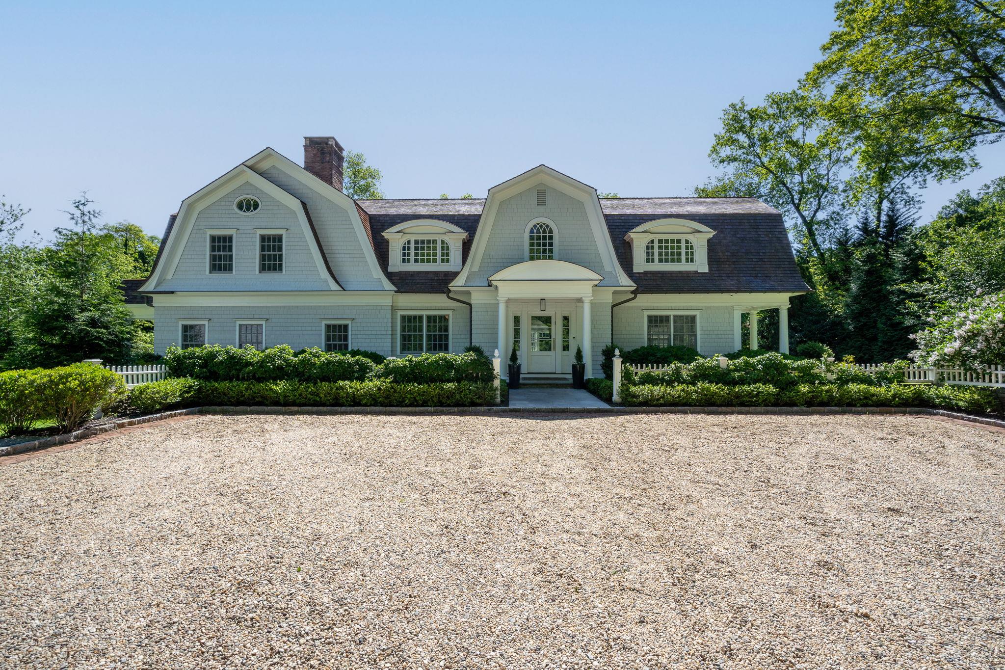 East Huxley Drive, Lloyd Harbor, Hamptons, NY - 6 Bedrooms  
8 Bathrooms - 