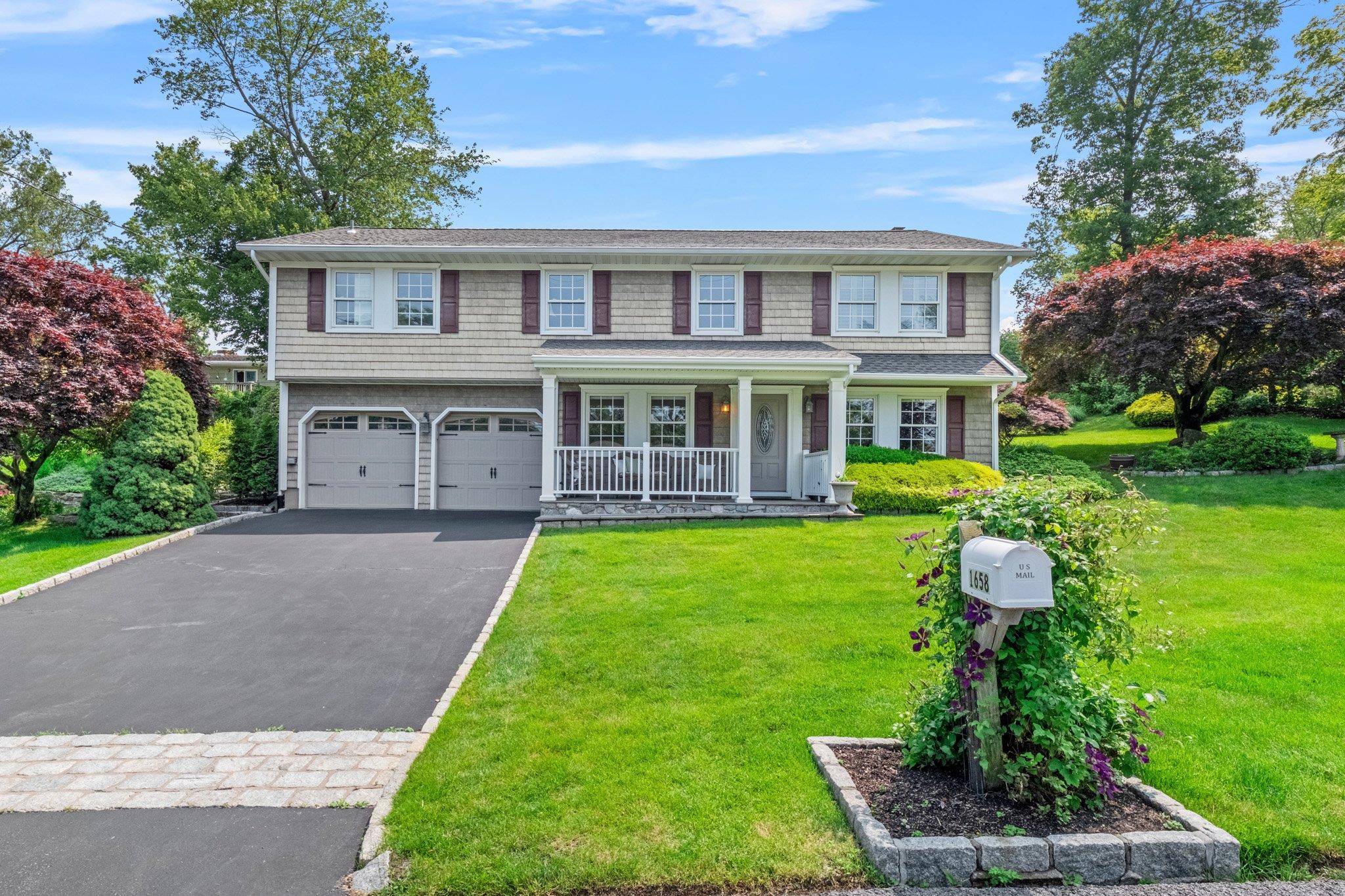 Property for Sale at Summit Street, Yorktown Heights, New York - Bedrooms: 4 
Bathrooms: 3 
Rooms: 8  - $739,900
