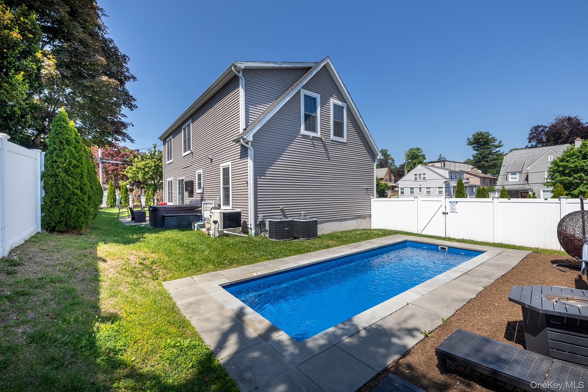 55 Hawley Ave, Port Chester, NY, 10573, USA, 4 Bedrooms Bedrooms, ,3 BathroomsBathrooms,Residential,Active,55 Hawley Ave,1002709