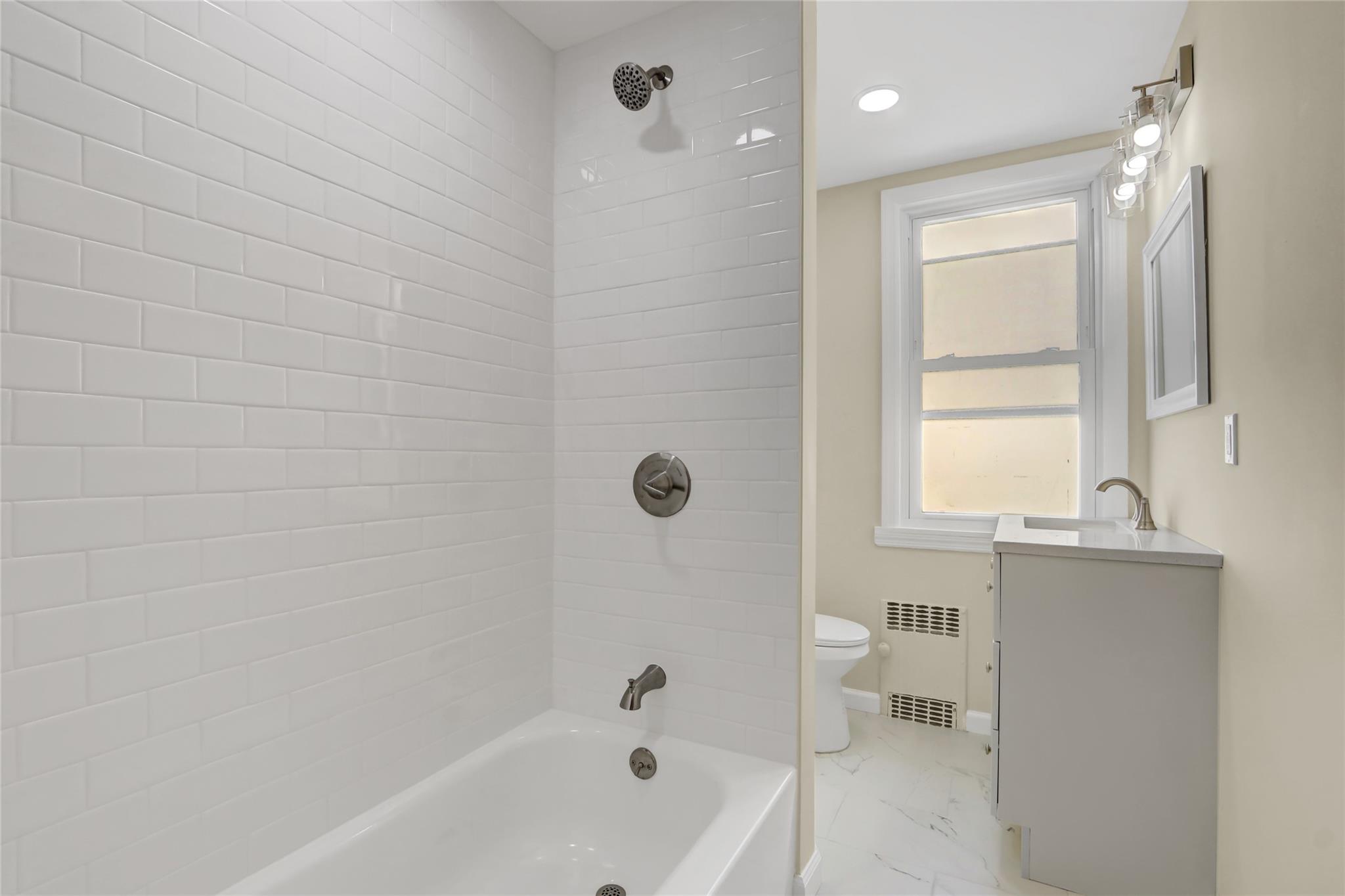 62-33 59th Drive, Maspeth, New York image 15