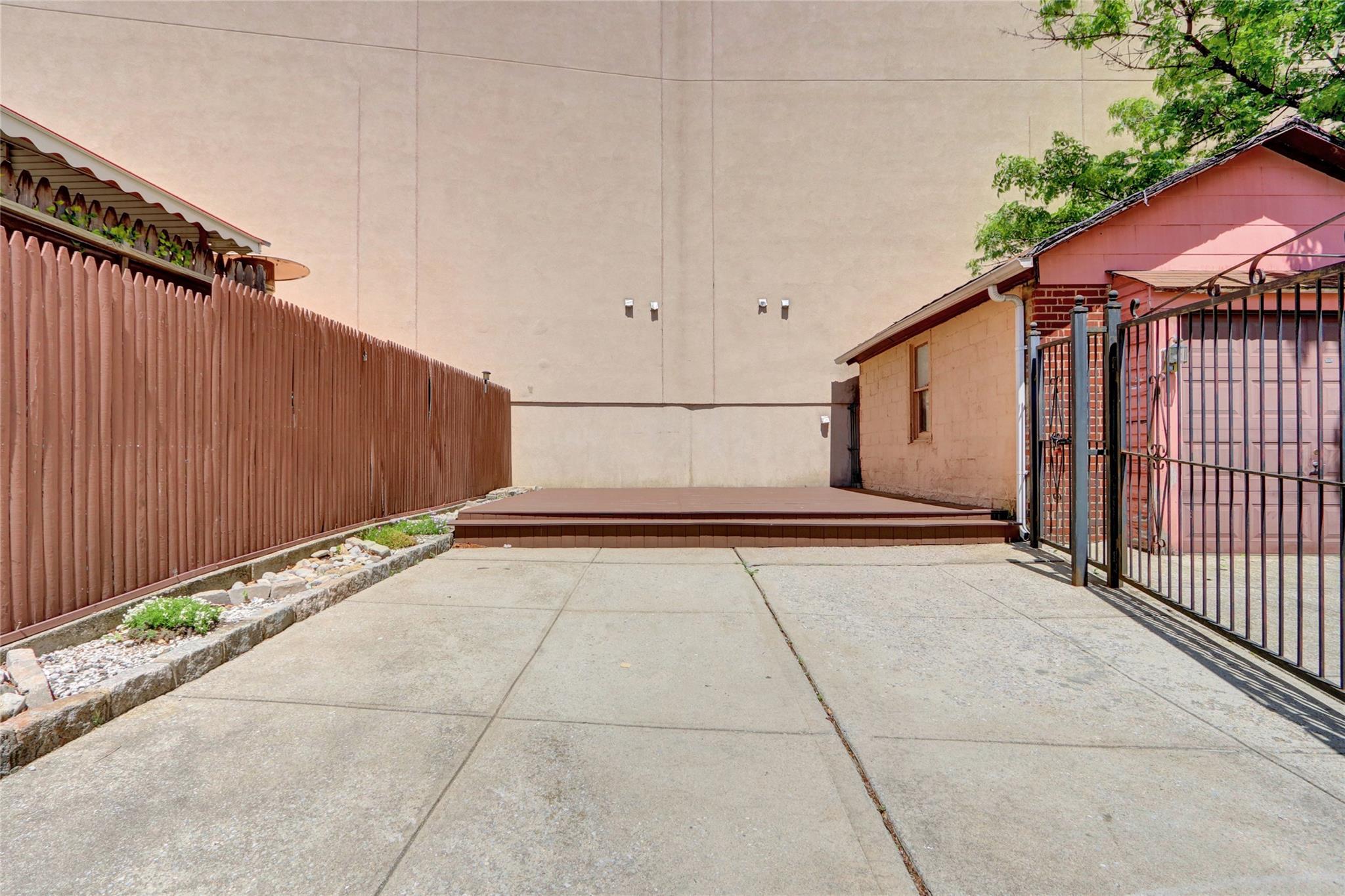 62-33 59th Drive, Maspeth, New York image 19