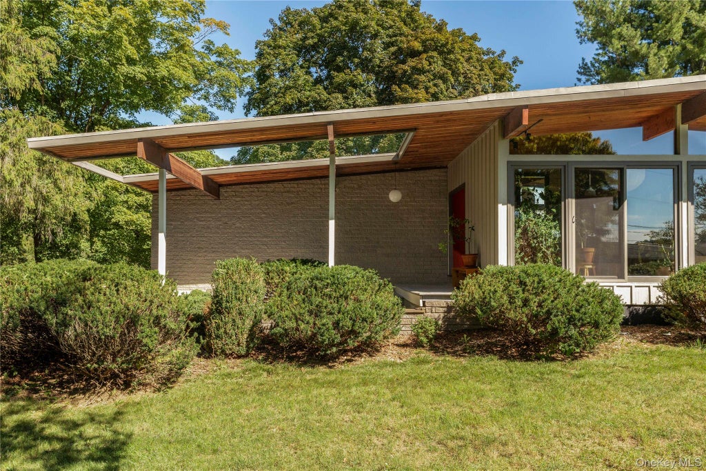 Photo of 1156 Ulster Landing Road, Saugerties, NY 12477 (MLS # 1059040)