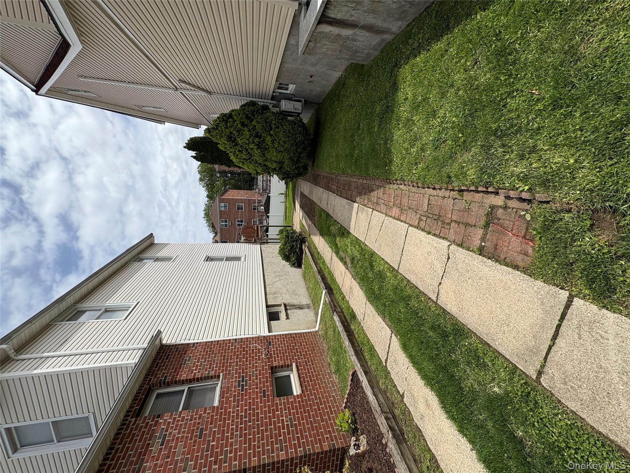 840 Hollywood Avenue