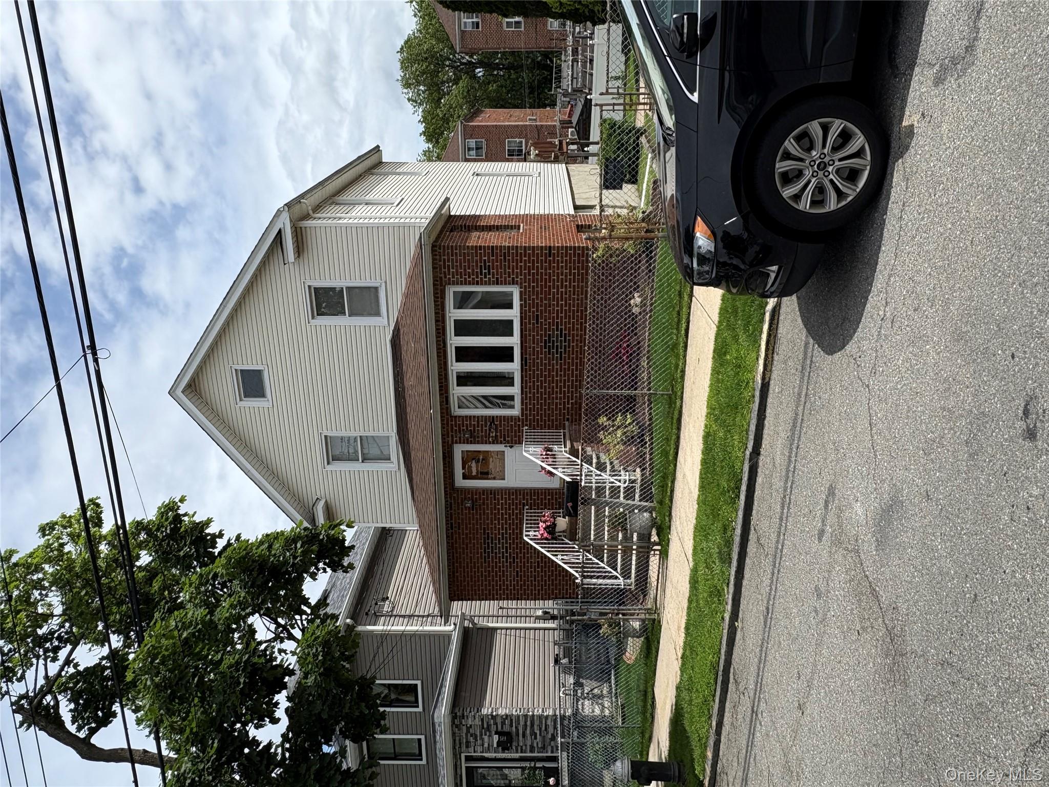 840 Hollywood Avenue