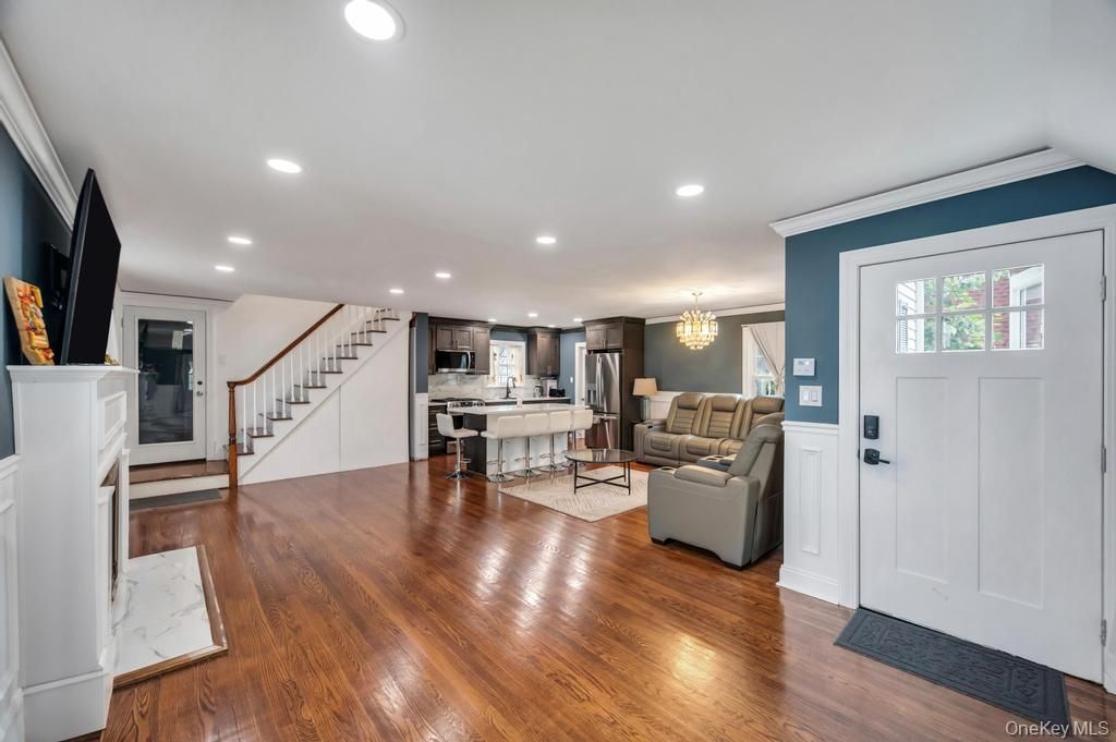 Photo of 207 N Grove Street, Valley Stream, NY 11580 (MLS # 980513)