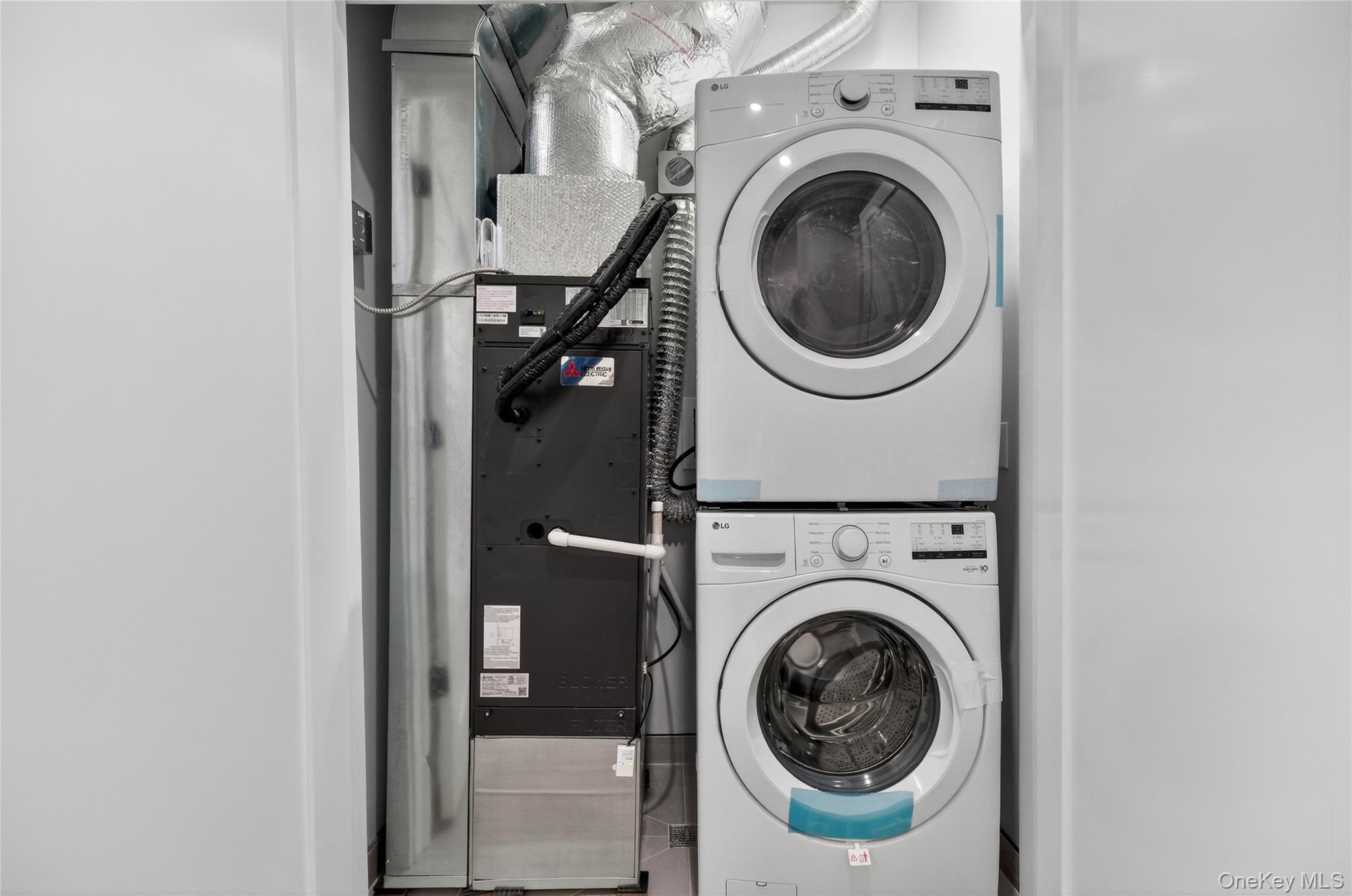 Wappingers Falls, New York 12590, United States, 2 Bedrooms Bedrooms, ,2 BathroomsBathrooms,Residential,Active,254556