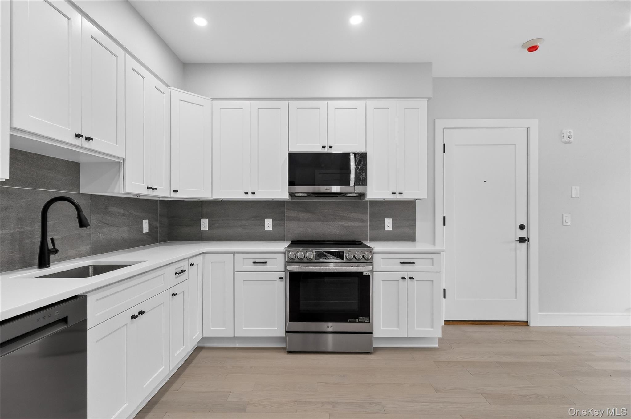 Wappingers Falls, New York 12590, United States, 2 Bedrooms Bedrooms, ,2 BathroomsBathrooms,Residential,Active,254556