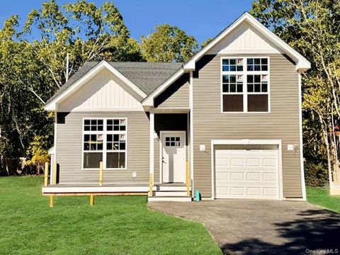 Photo of 71 Palmetto Drive, Shirley, NY 11967 (MLS # 929769) Photo of 71 Palmetto Drive, Shirley, NY 11967 (MLS # 929769)