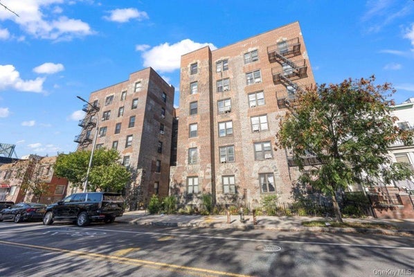 9524 FORT HAMILTON PKWY APT 601, BROOKLYN, NY 11209 - Image 12ab9e7bcdf1a9279bfe8d42d352b940/303758100