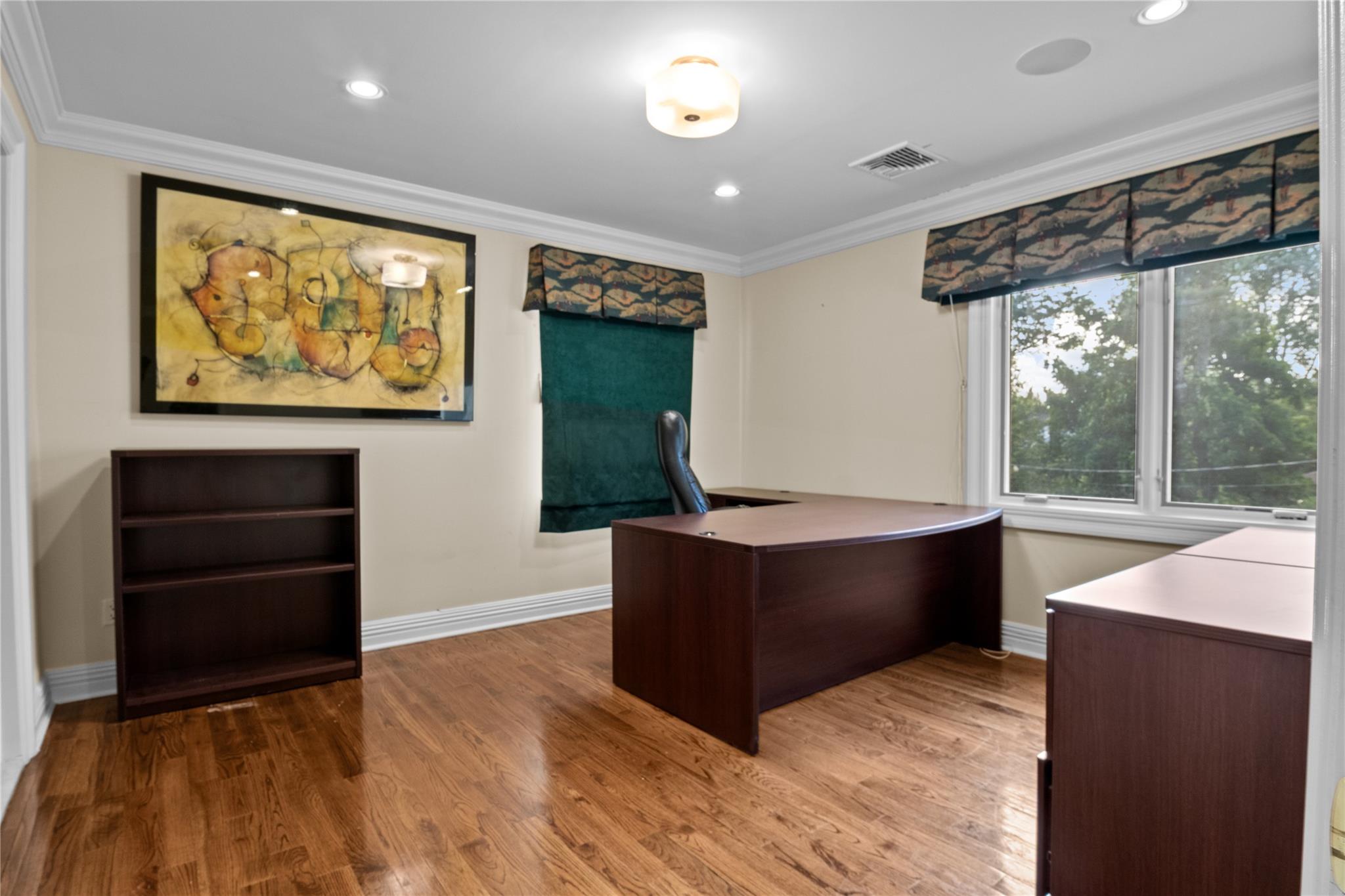 33 Snapdragon Lane, Roslyn Heights, New York image 19