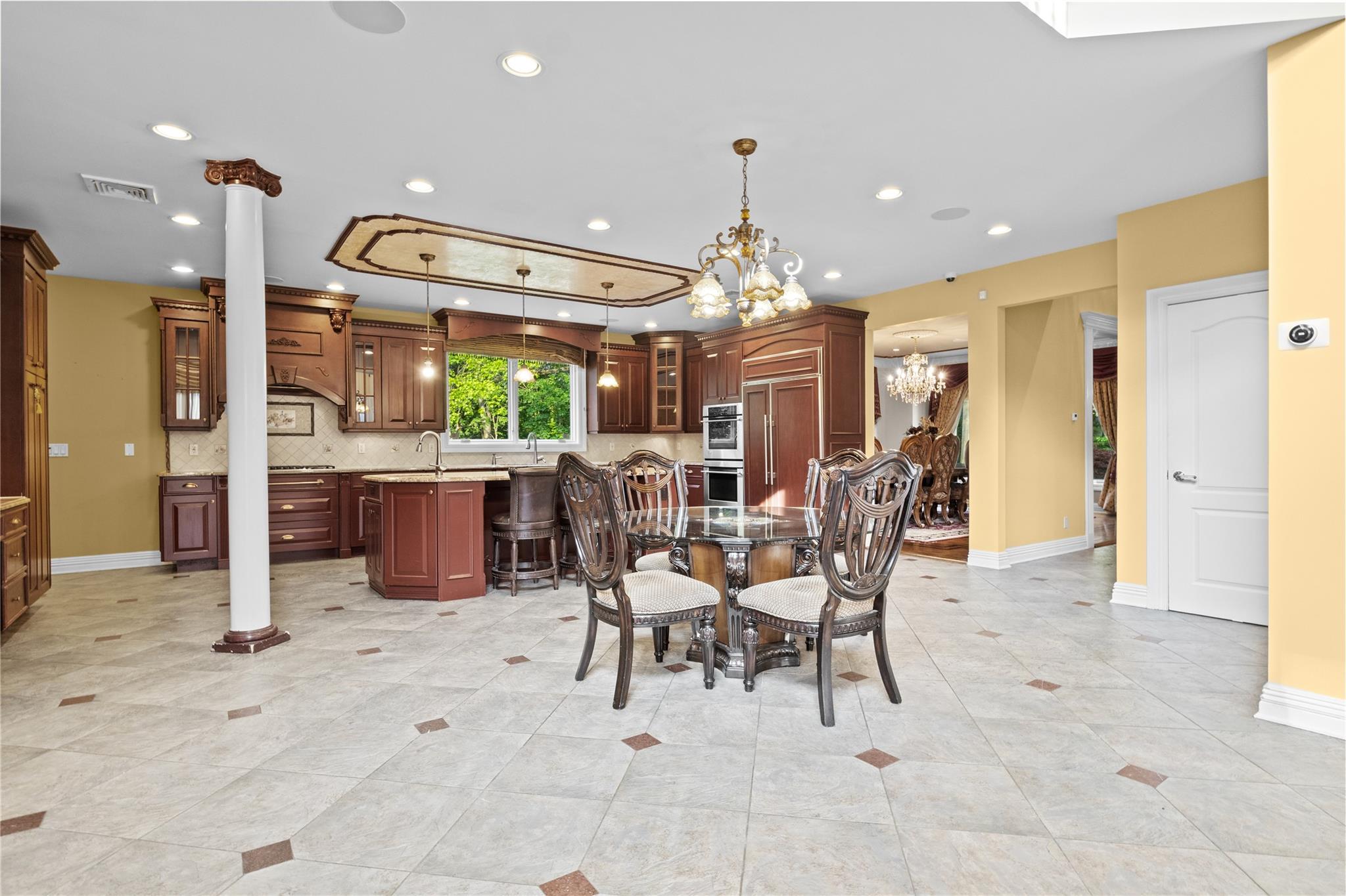 33 Snapdragon Lane, Roslyn Heights, New York image 8