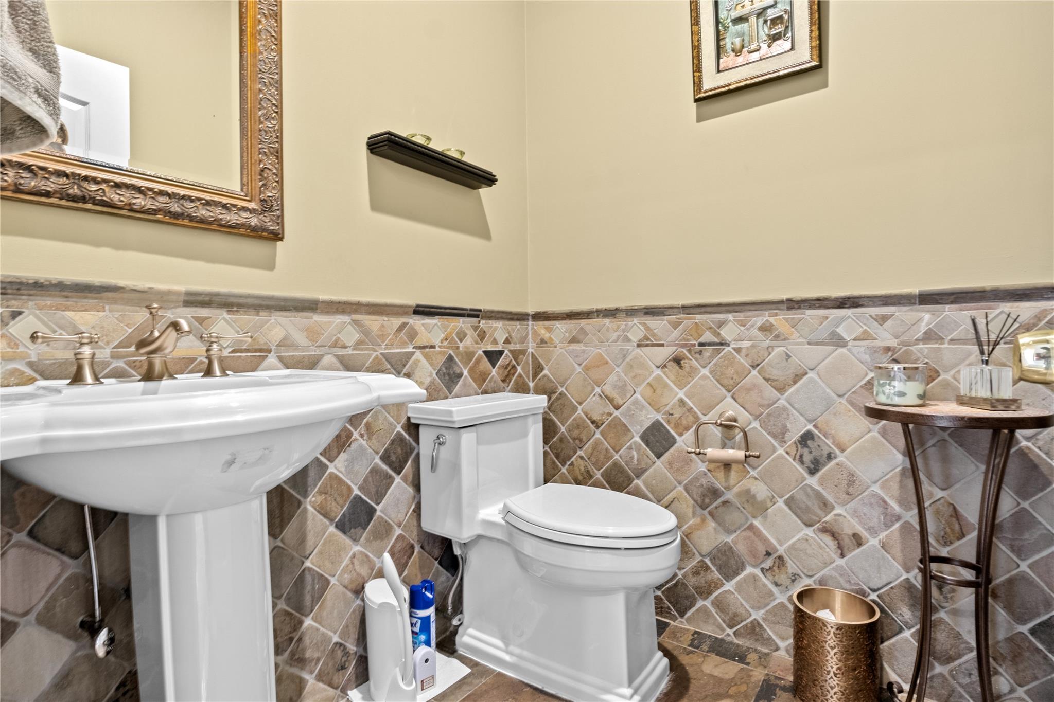 33 Snapdragon Lane, Roslyn Heights, New York image 13