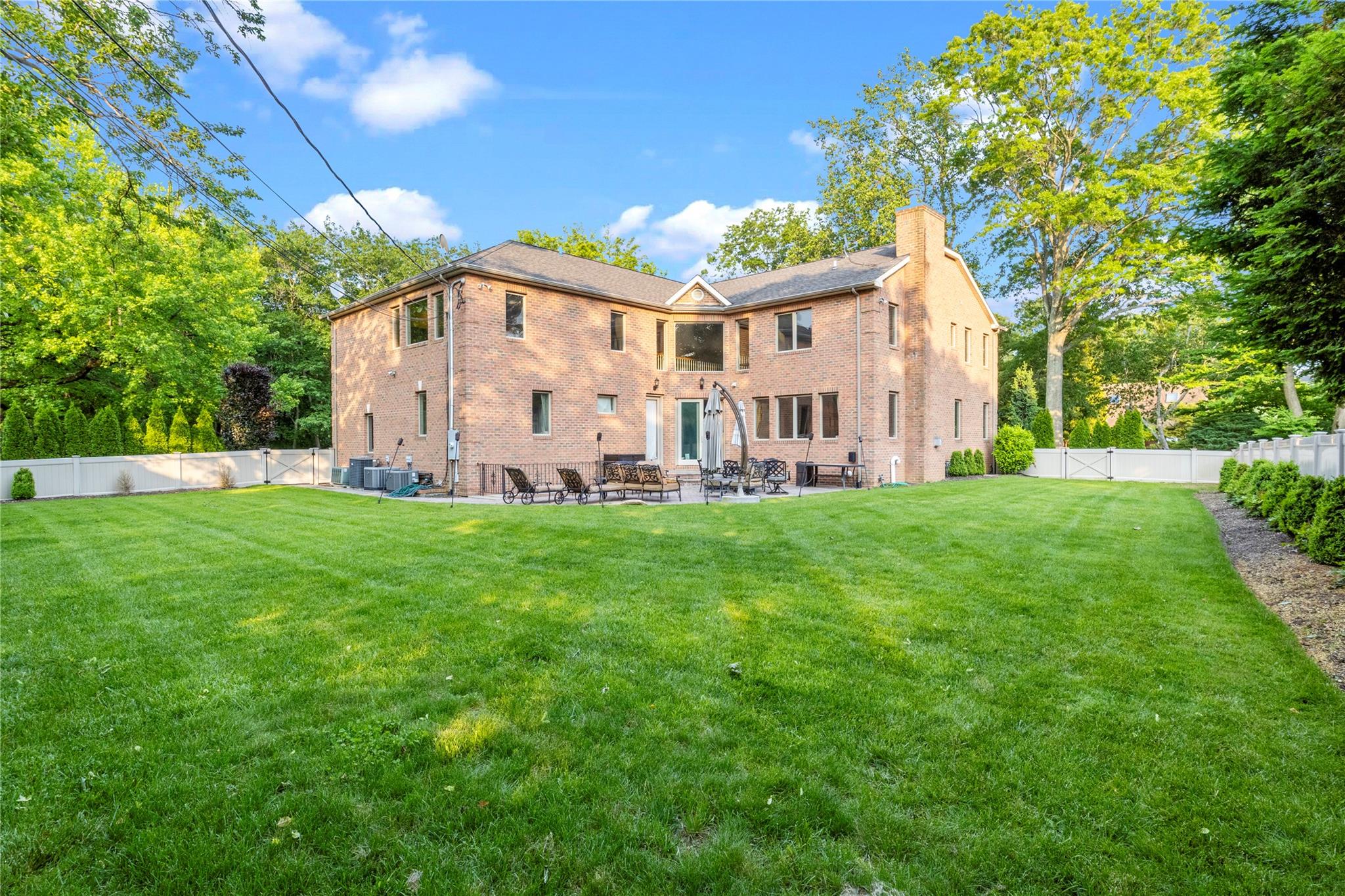33 Snapdragon Lane, Roslyn Heights, New York image 34