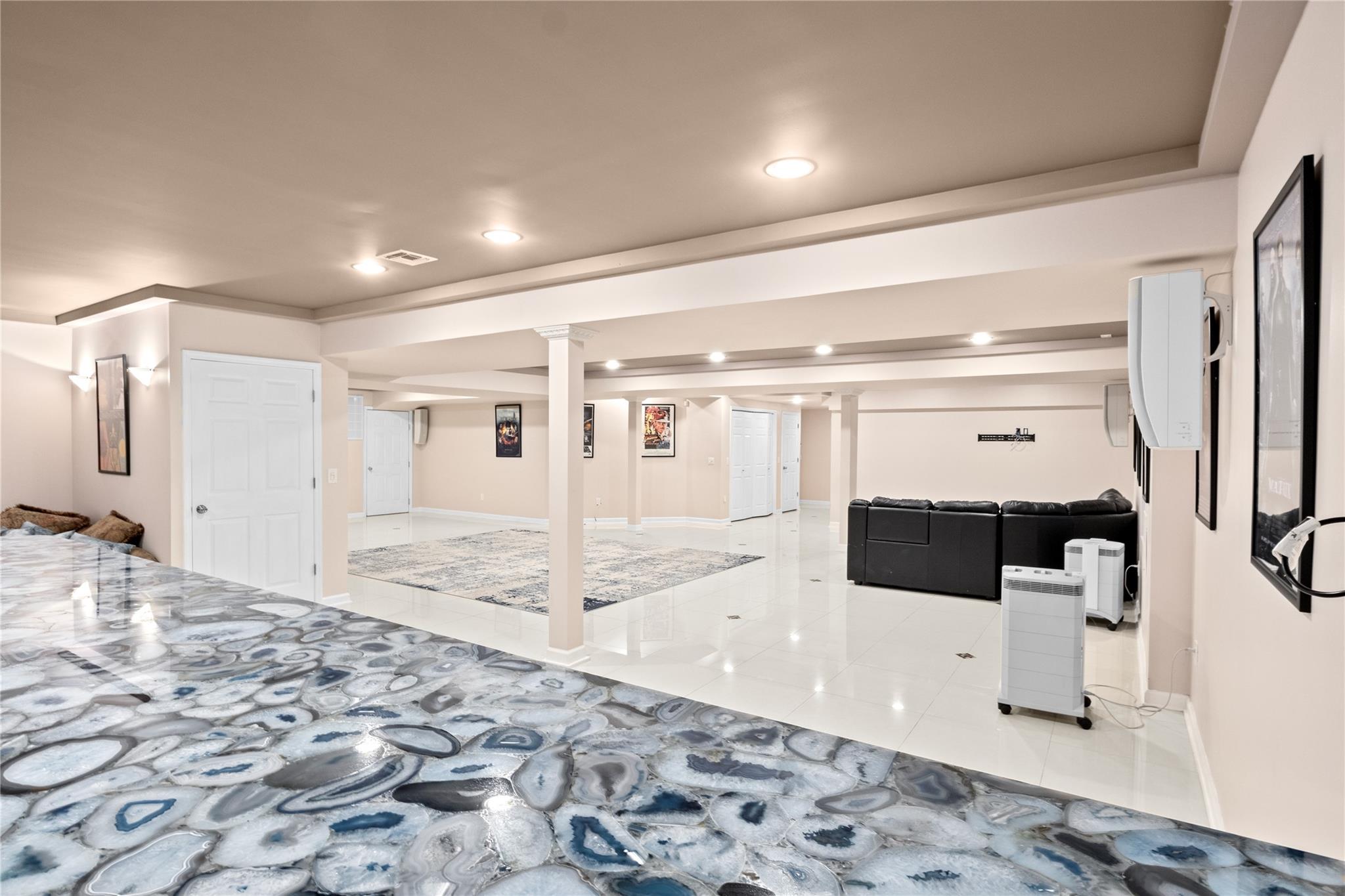 33 Snapdragon Lane, Roslyn Heights, New York image 32