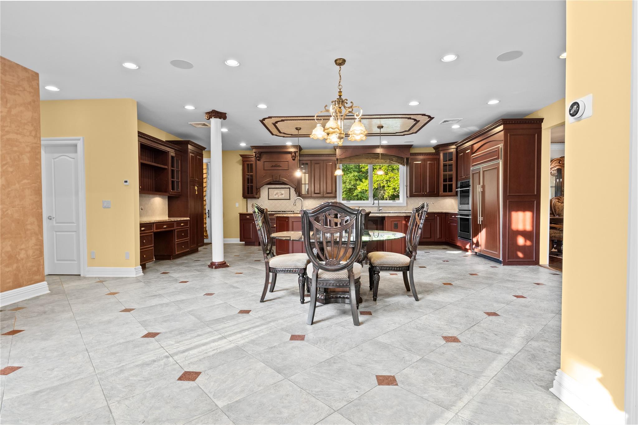 33 Snapdragon Lane, Roslyn Heights, New York image 7
