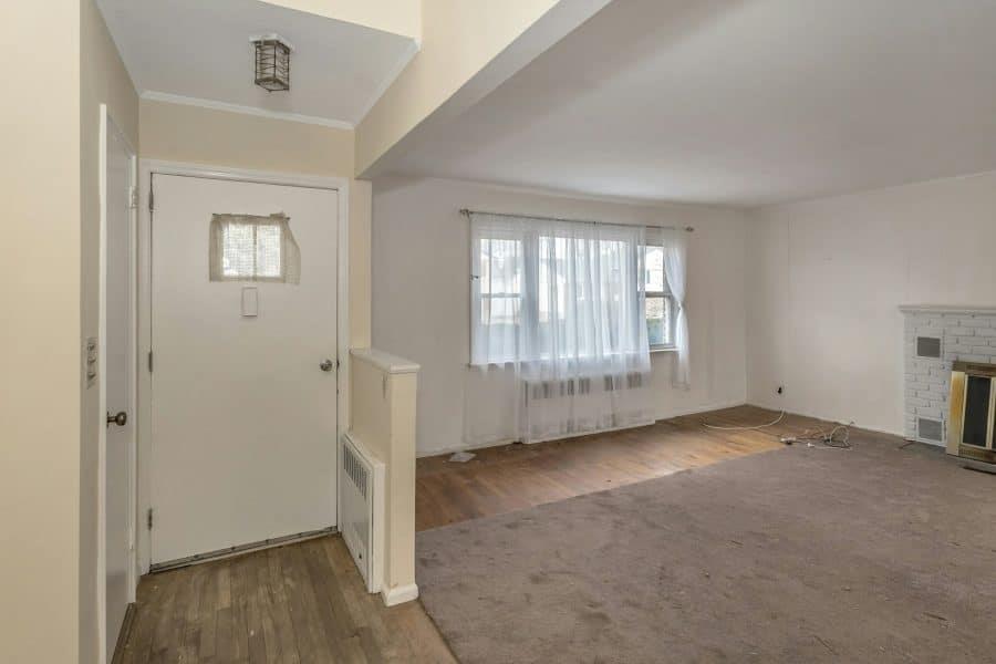16 Eleanor Road, Plainview, New York image 3