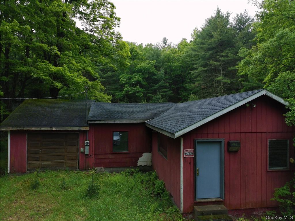 Photo of 95 Skinner Road, Wurtsboro, NY 12790 (MLS # 943655)