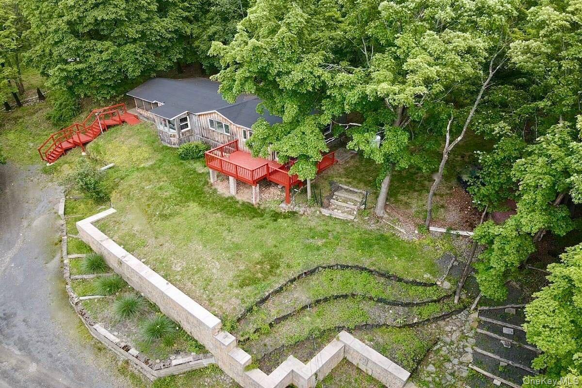 6 Woods Road