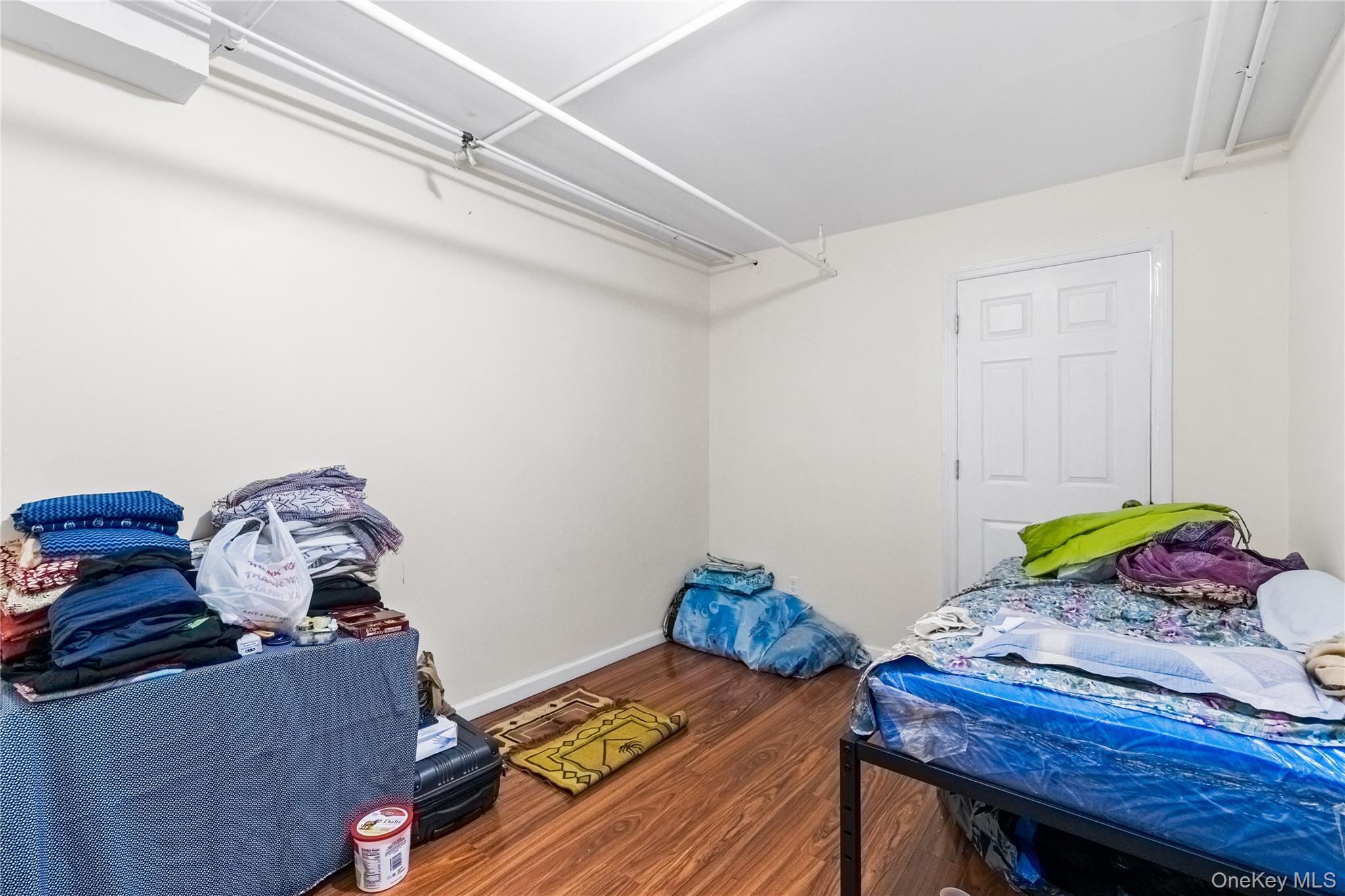 203-10 Murdock Avenue