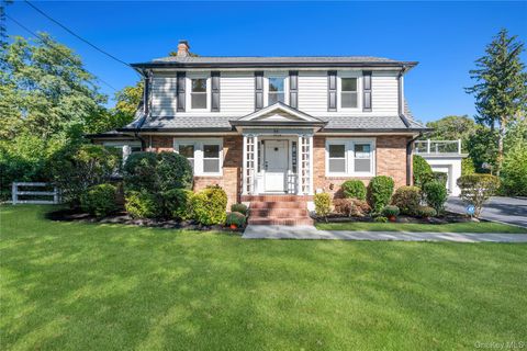 99 Warner Avenue Roslyn Heights NY 11577