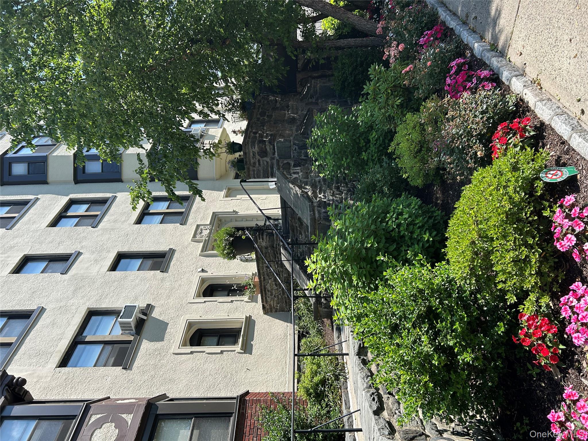 56 Pondfield Road W 4A