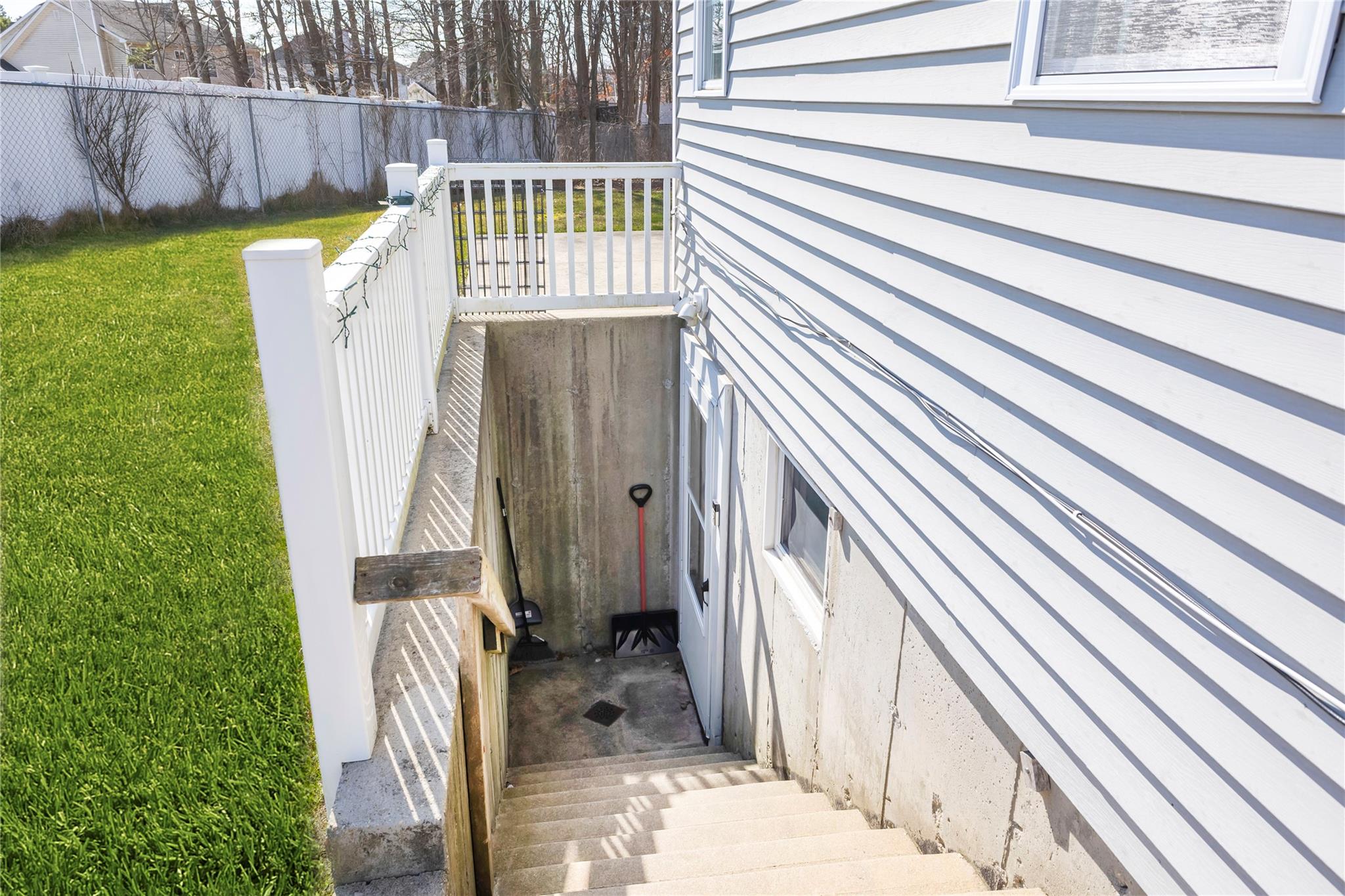 27 Bloomington Street, Medford, New York image 14