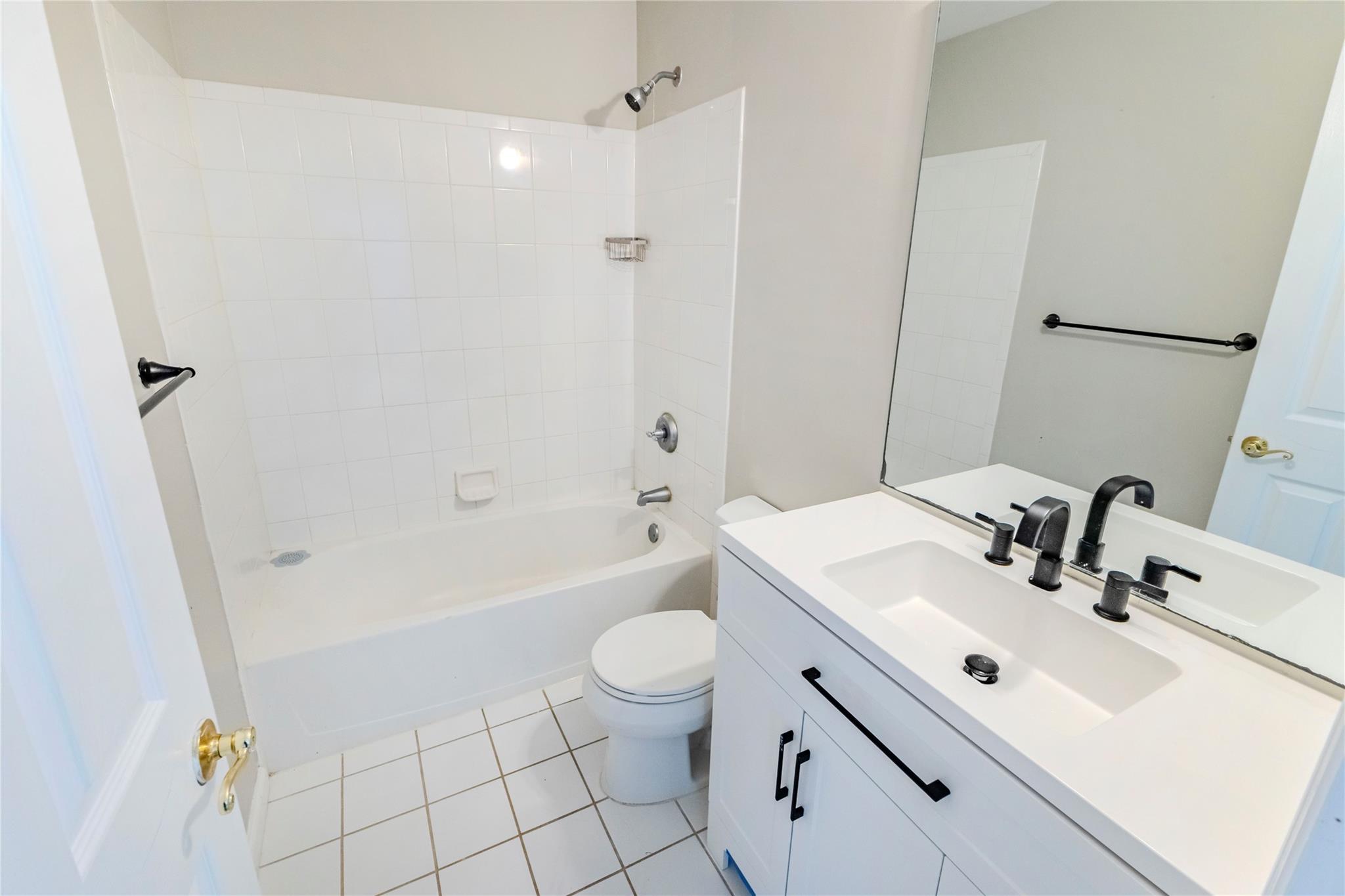 27 Bloomington Street, Medford, New York image 13
