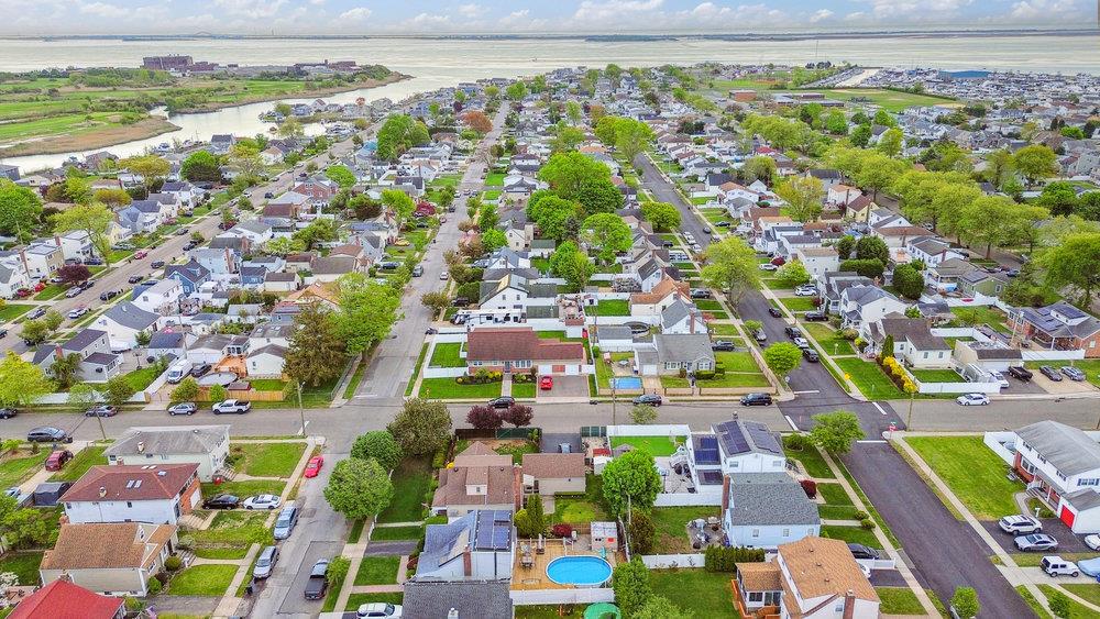 129 Deauville Parkway, Lindenhurst, New York image 35