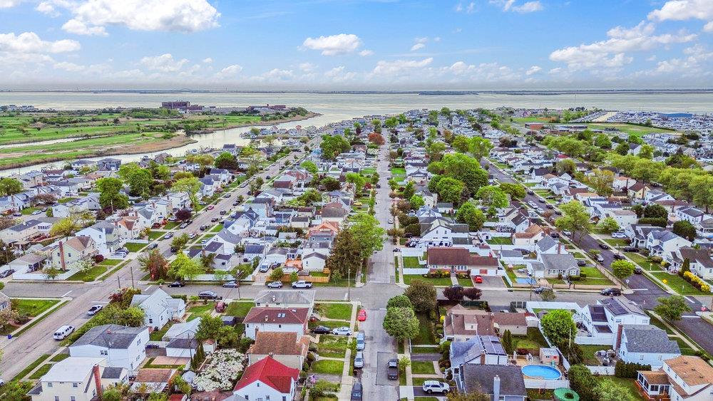 129 Deauville Parkway, Lindenhurst, New York image 38