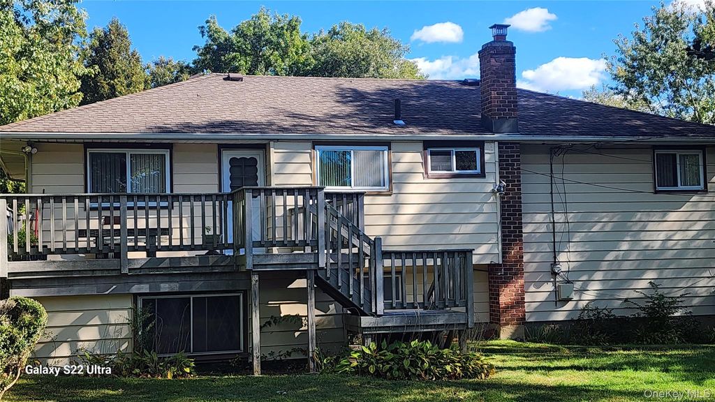 Photo of 330 Key Place, Jericho, NY 11753 (MLS # 923324)