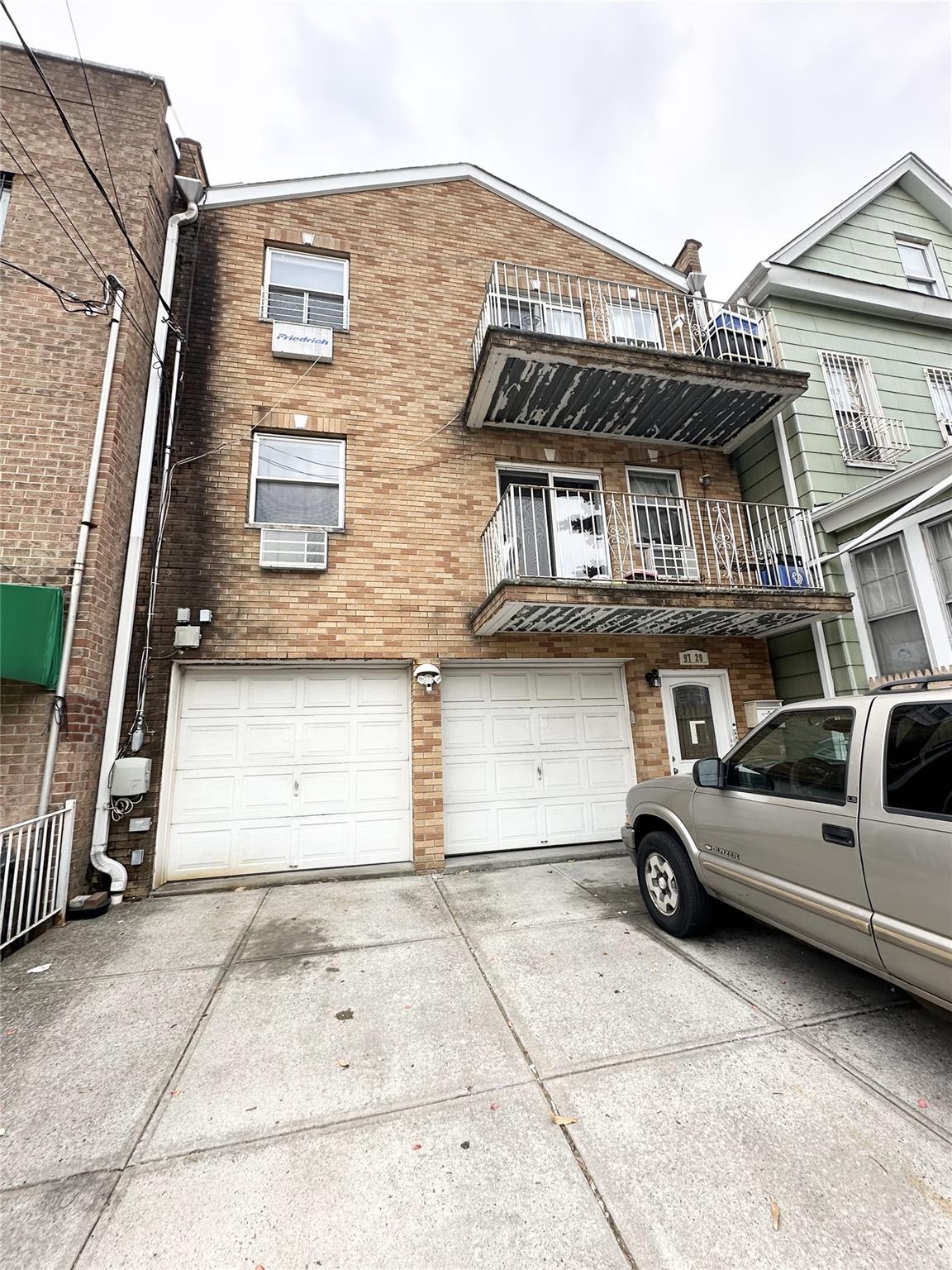 Property for Sale at 43rd Avenue 3, Corona, Queens, NY - Bedrooms: 7 
Bathrooms: 6 
Rooms: 15  - $1,525,000