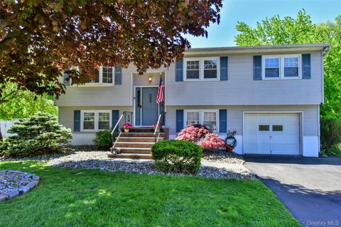 Homes For Sale - 33 Nordica Circle<br/> Stony Point, NY 10980