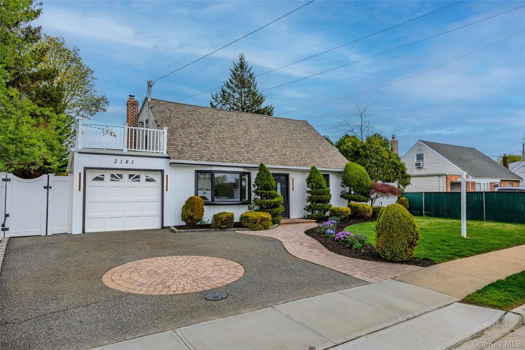 Photo of 2181 Hortense Avenue, Seaford, NY 11783 (MLS # 987575)