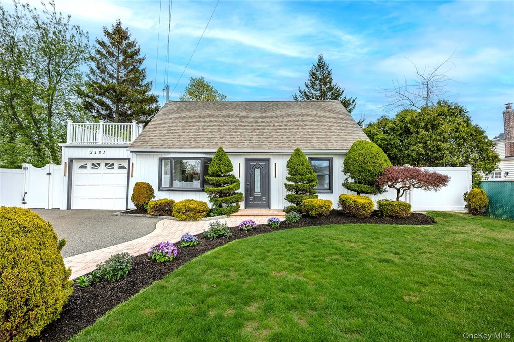 Photo of 2181 Hortense Avenue, Seaford, NY 11783 (MLS # 987575)