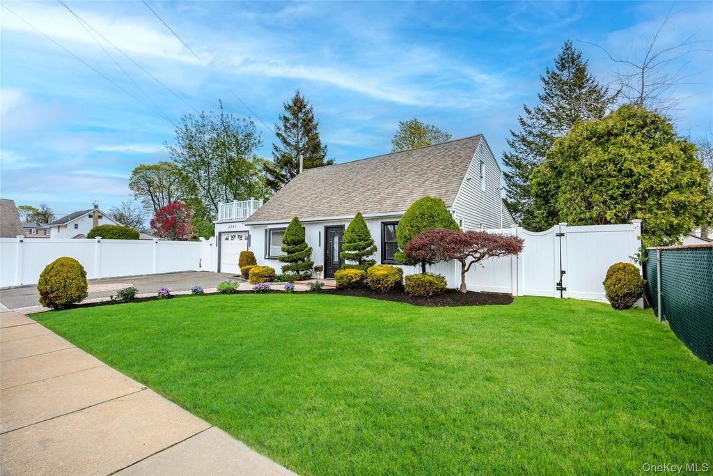 Photo of 2181 Hortense Avenue, Seaford, NY 11783 (MLS # 987575)