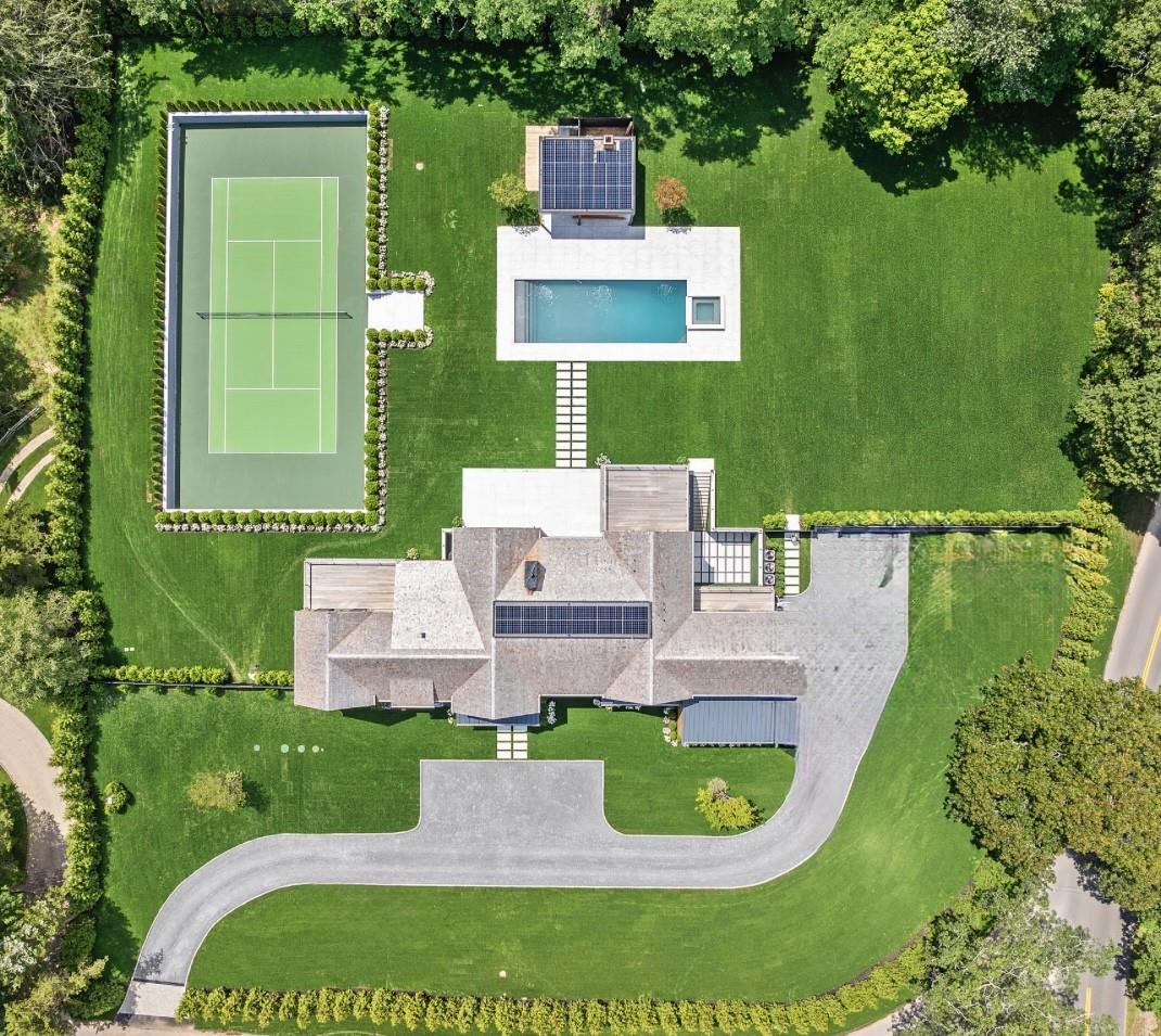 150 Edge Of Woods Road