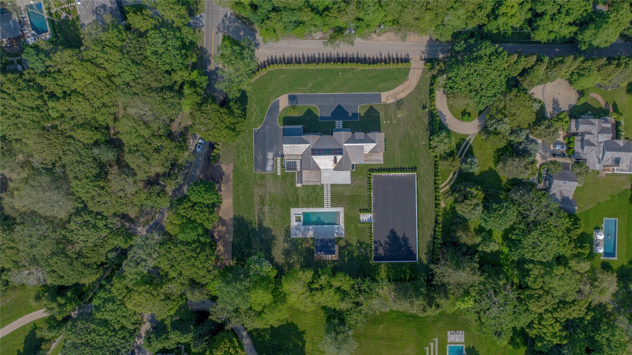 150 Edge Of Woods Road