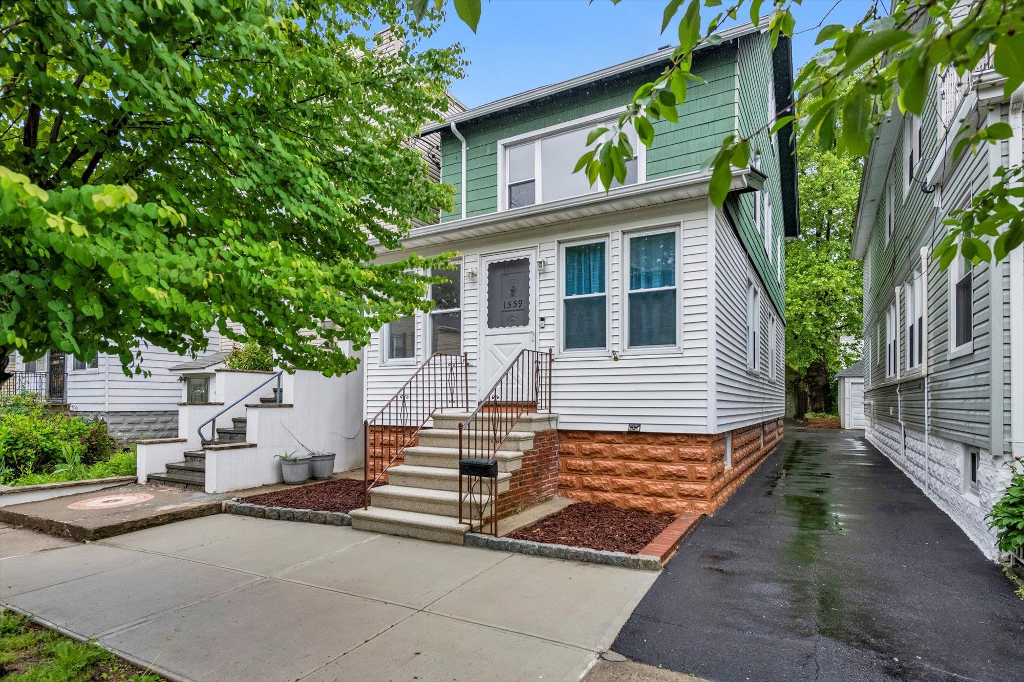 1559 Lurting Avenue, Bronx, New York image 2