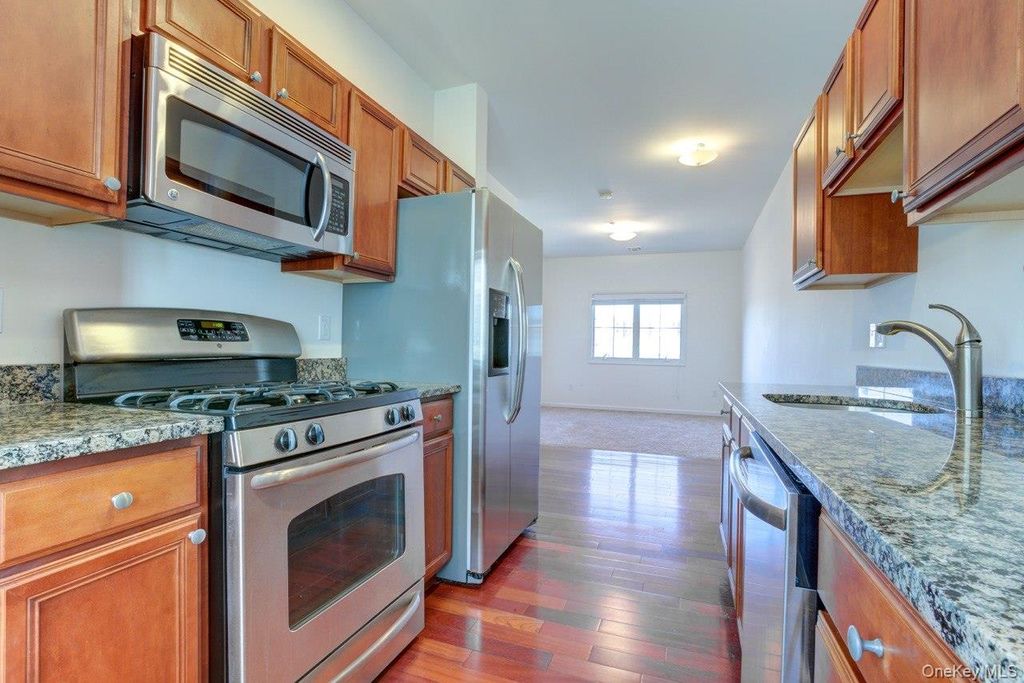 Photo of 330 Maple Avenue Ave #Unit 17, Westbury, NY 11590 (MLS # 988993)