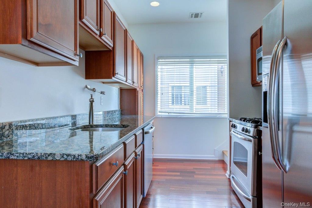 Photo of 330 Maple Avenue Ave #Unit 17, Westbury, NY 11590 (MLS # 988993)