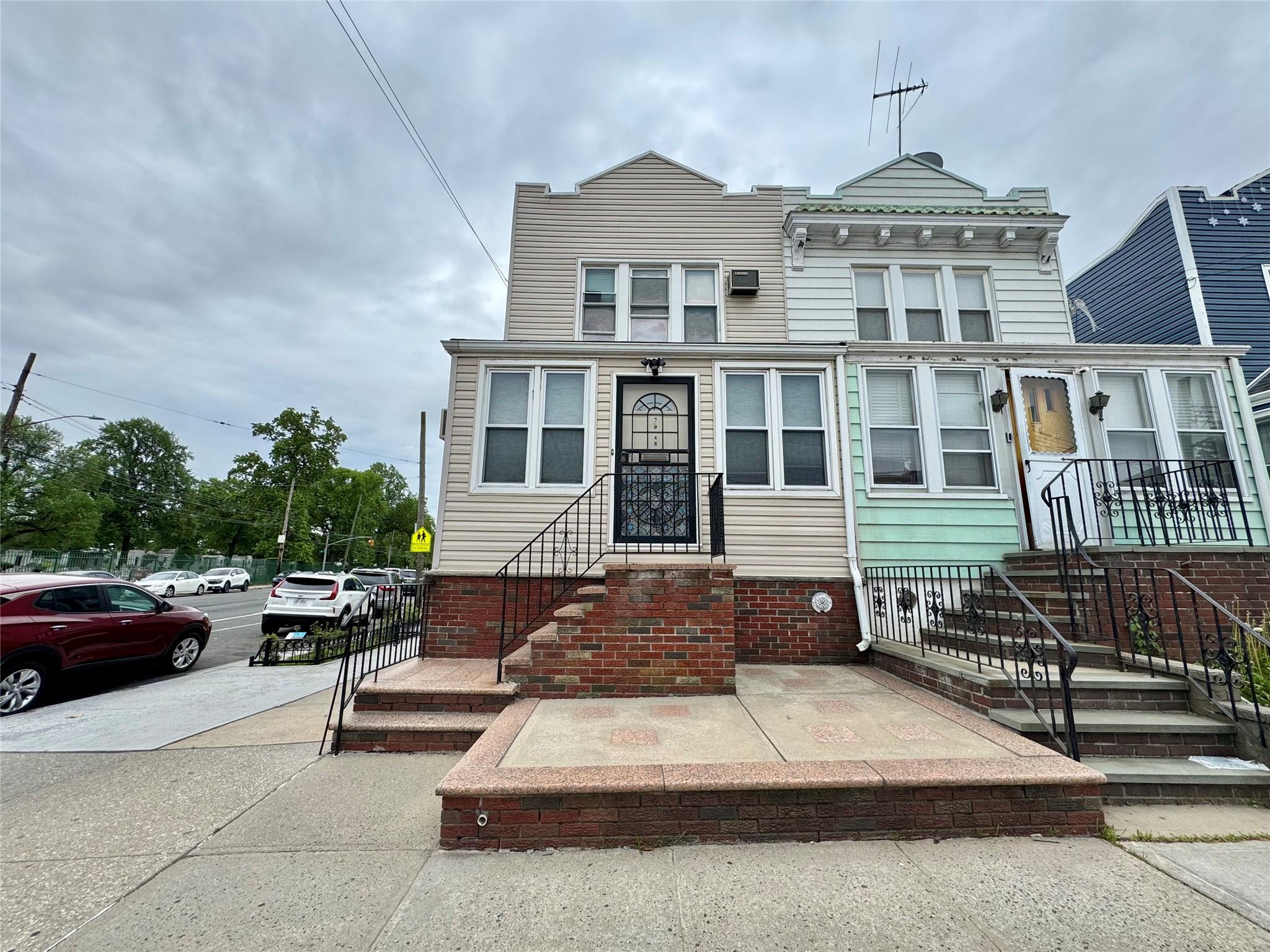 67th Road, Middle Village, Queens, NY - 3 Bedrooms  
2 Bathrooms  
6 Rooms - 