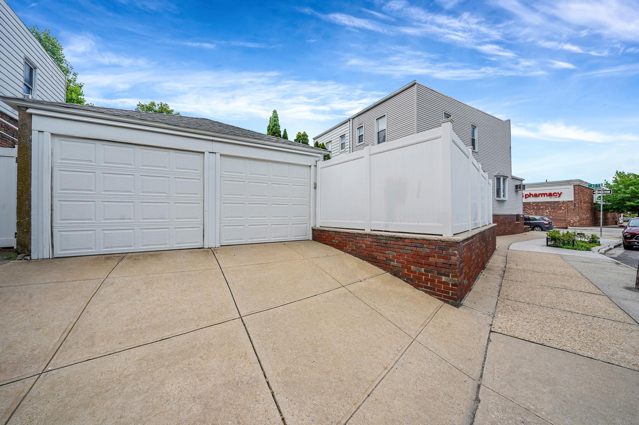 79-48 67th Road, Middle Village, New York image 33