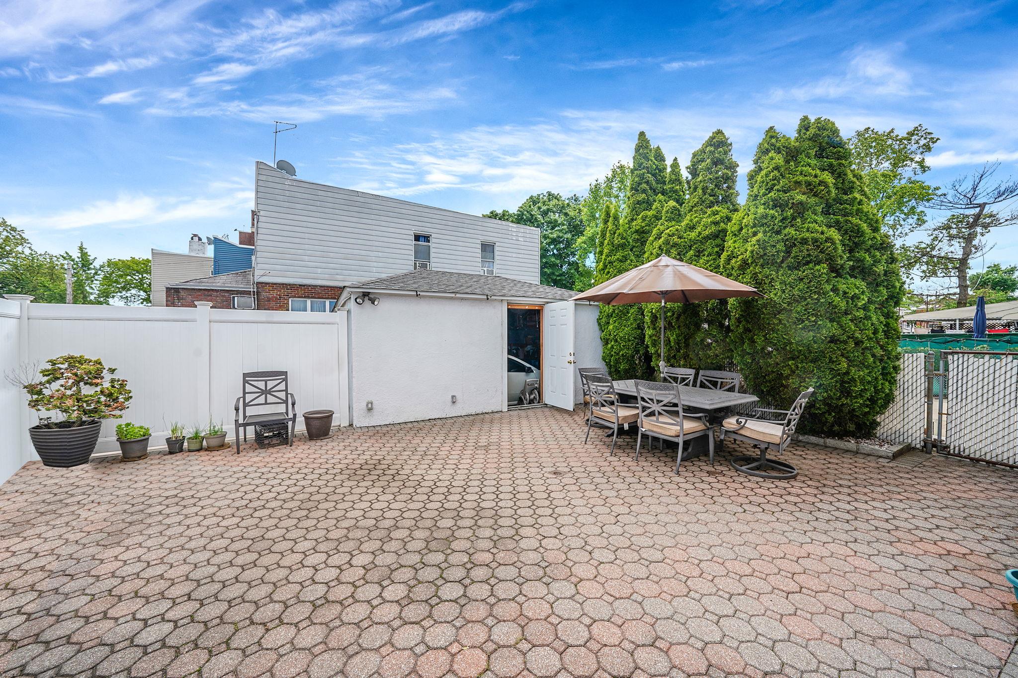 79-48 67th Road, Middle Village, New York image 32