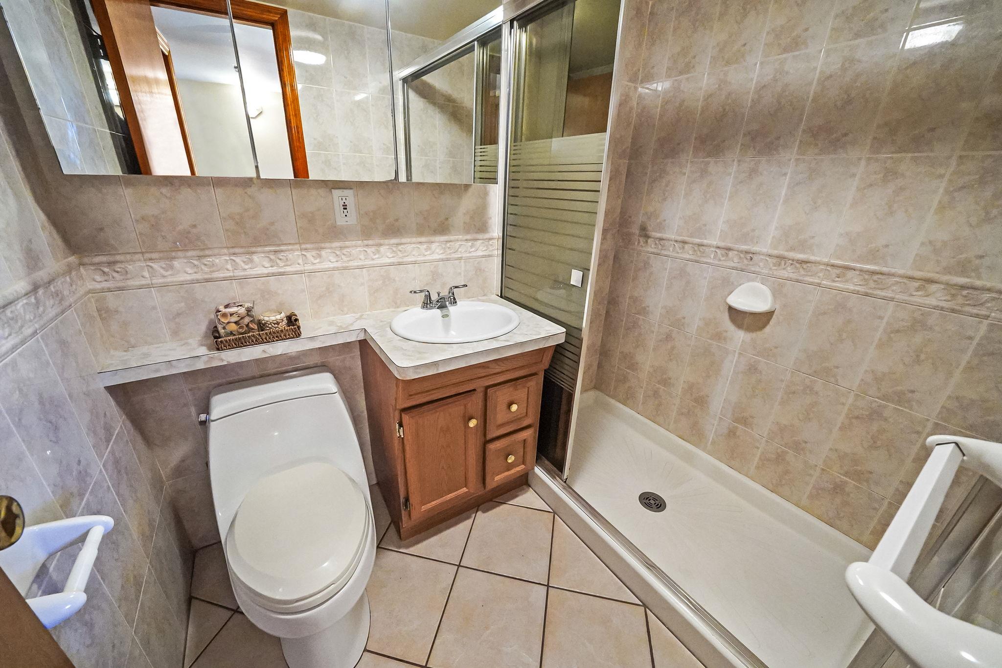 79-48 67th Road, Middle Village, New York image 28