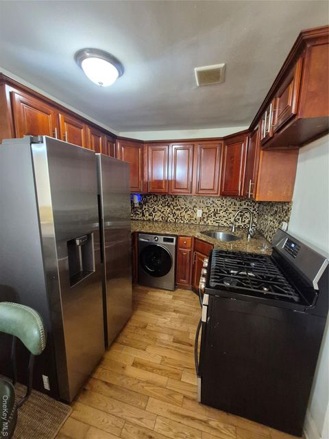 923 E 227th Street Bronx NY 10466