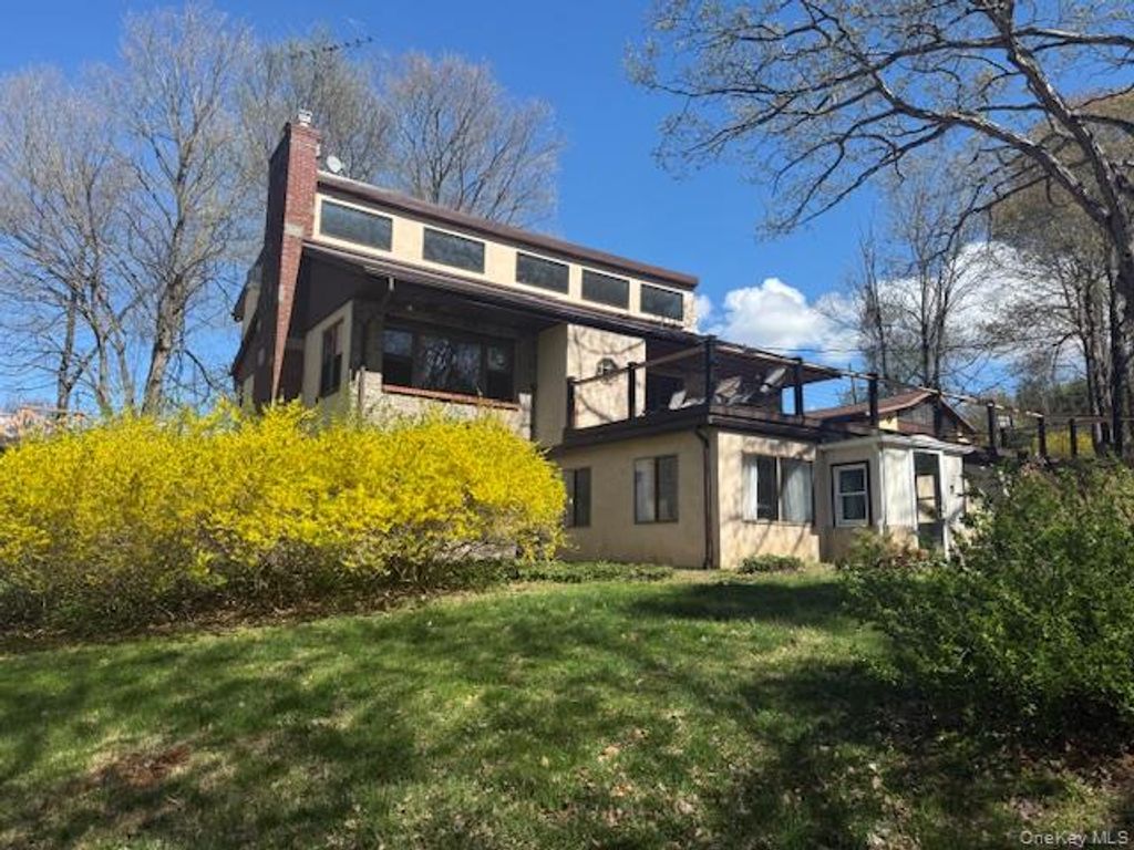 Photo of 37 Mekeel Street, Katonah, NY 10536 (MLS # 979838)